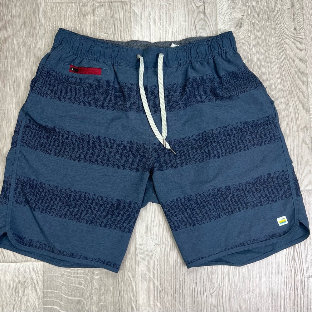Vuori Banks Shorts Mens Large Unlined Hybrid Blue V Cycled 4 Way Stretch